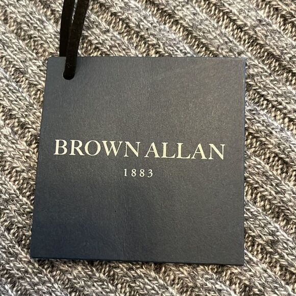 BROWN ALLAN GREY 90% EXTRA FINE MERINO WOOL/10% CASHMERE. NEW WITH TAGS. - Picture 2 of 7